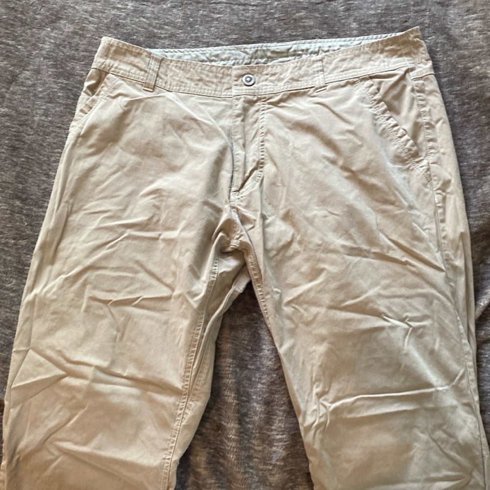 Kuhl Slax. Size 38x30. Khaki. Great condition